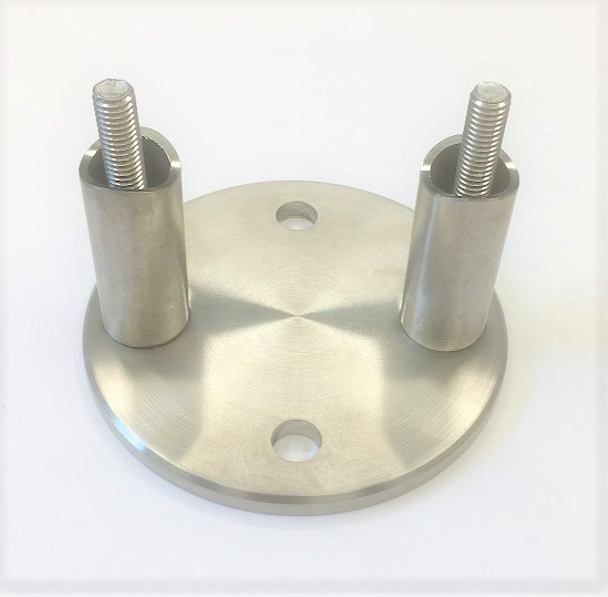 Wandankerset aus Edelstahl bestehend aus Ronde Ø 100 x 6, mit 2 Befestigungsbohrungen Ø 11 mm, 2 Hülsen L = 90 mm und 2 Senkkopfschrauben M8 x 120 mm